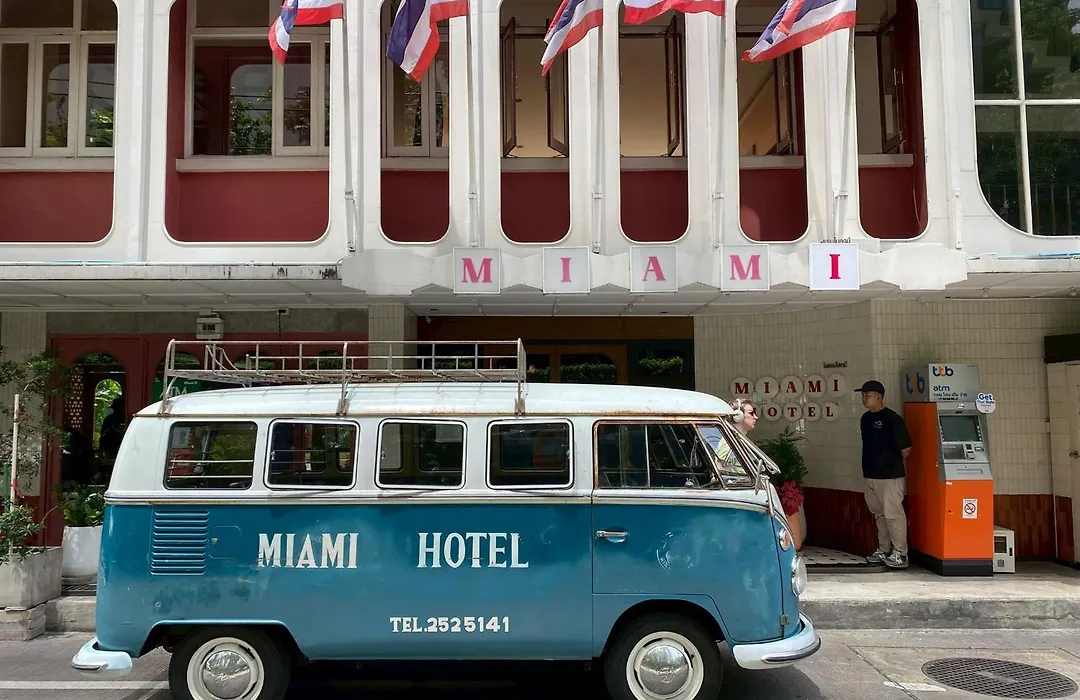 Miami Hotel Bangkok-1