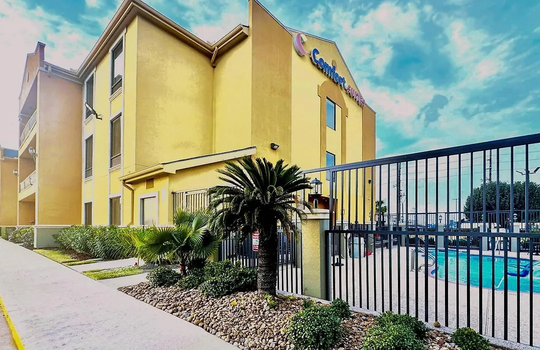 Comfort Suites Westchase Houston Energy Corridor-1