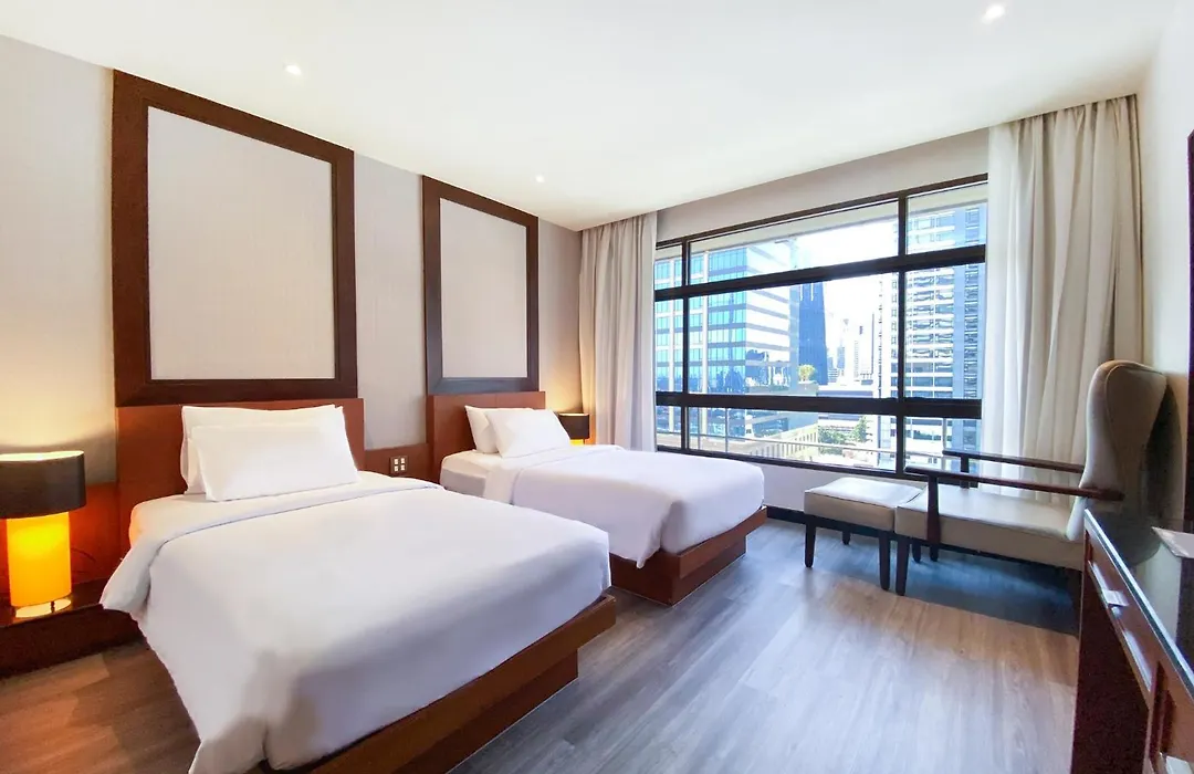 Pinnacle Lumpini Park Hotel-1