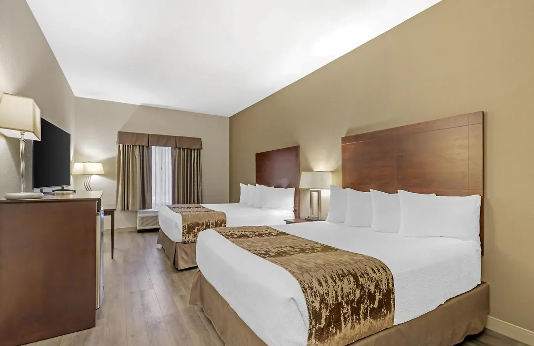 Best Western Plus Pembina Inn & Suites-1