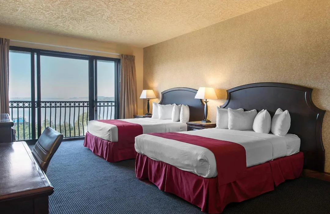 Shoreline Inn & Conference Center, An Ascend Collection Hotel-1