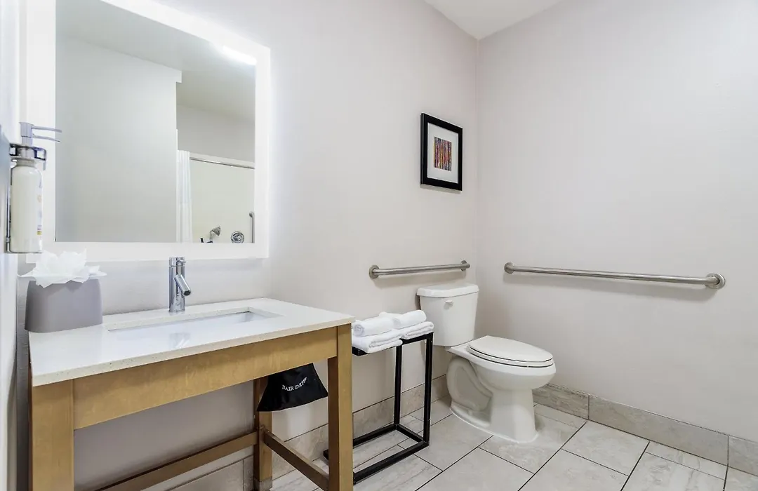 Holiday Inn Express & Suites Memphis Arpt Elvis Presley Blv By Ihg-1