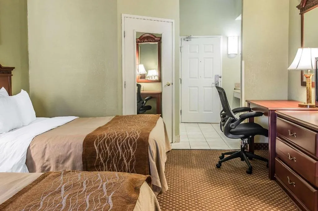 Quality Inn & Suites Ann Arbor Hwy 23-1
