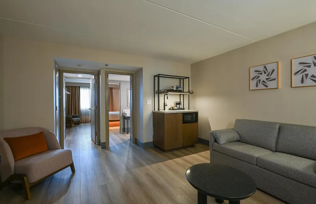 Hilton Winnipeg Airport Suites-1