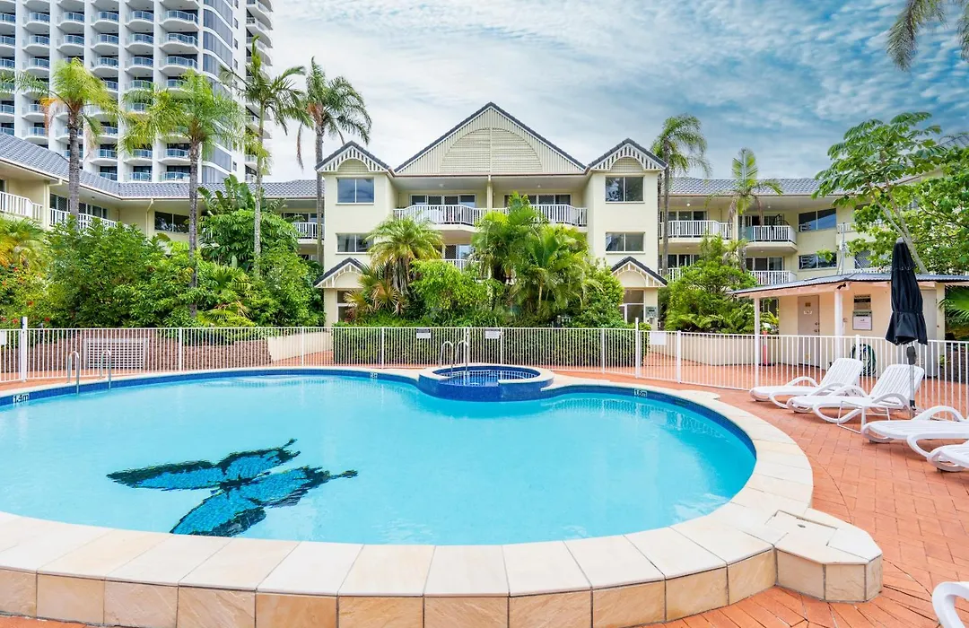 Surfers Tradewinds-1