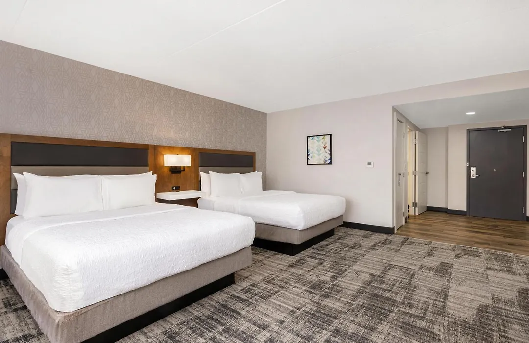 Hampton Inn & Suites By Hilton Windsor-1