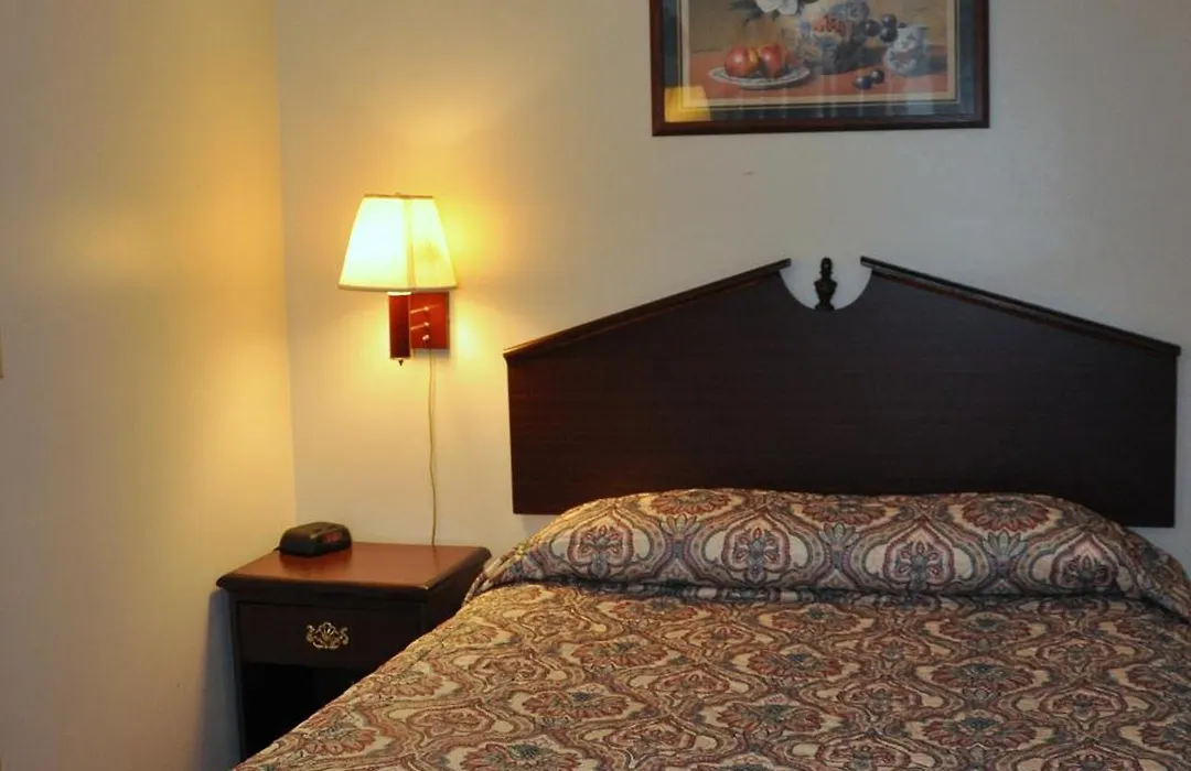Merrimac Inn And Suite-1
