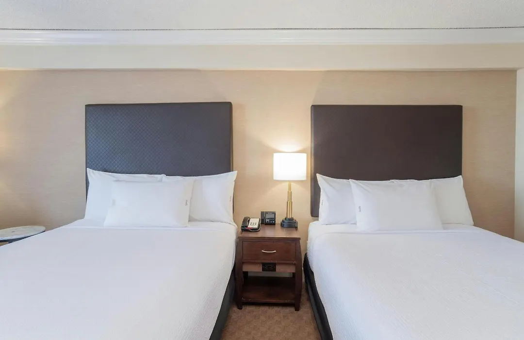 Sandman Signature Vancouver Airport Hotel & Resort-1