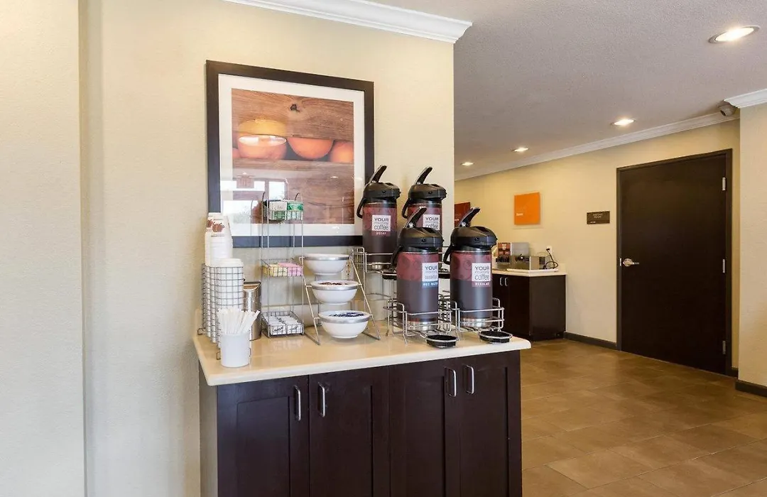 Comfort Suites Near Westchase On Beltway 8-1