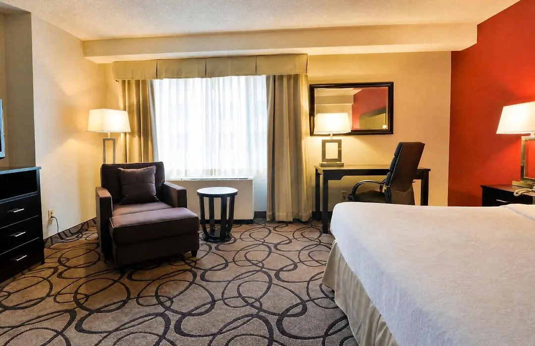 Holiday Inn Montreal Centre Ville Downtown By Ihg-1