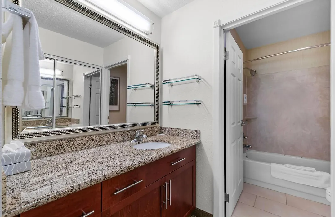 Mainstay Suites Appleton Airport - Fox River Mall Area-1
