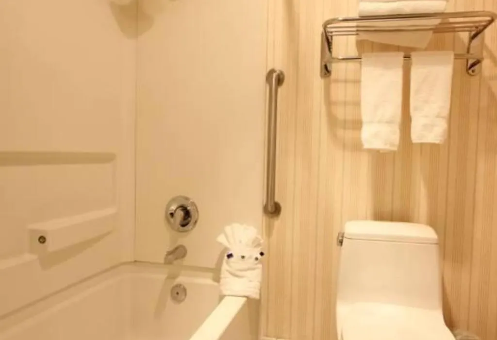 Best Western Plus Twin View Inn & Suites-1