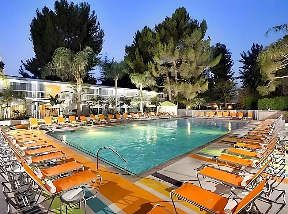 Sportsmen'S Lodge Hotel-1