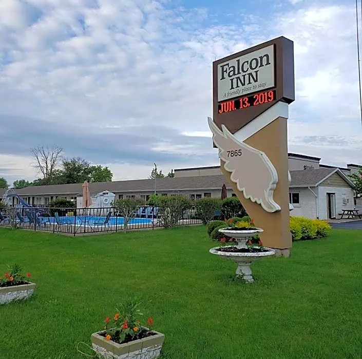 Falcon Inn-1