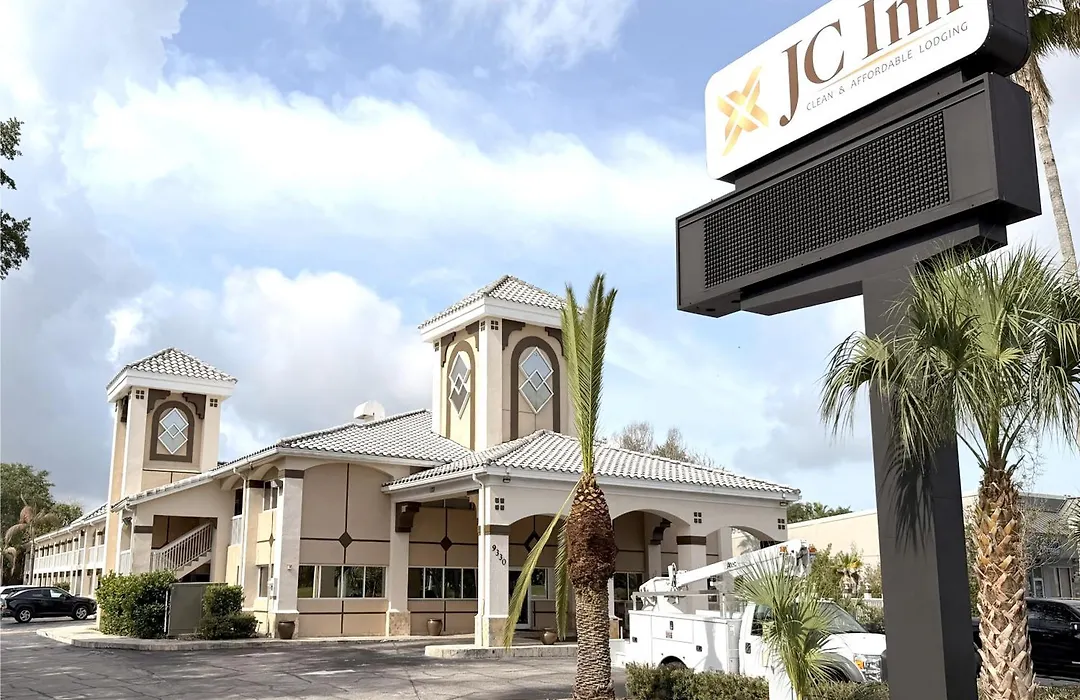 Jc Inn-1