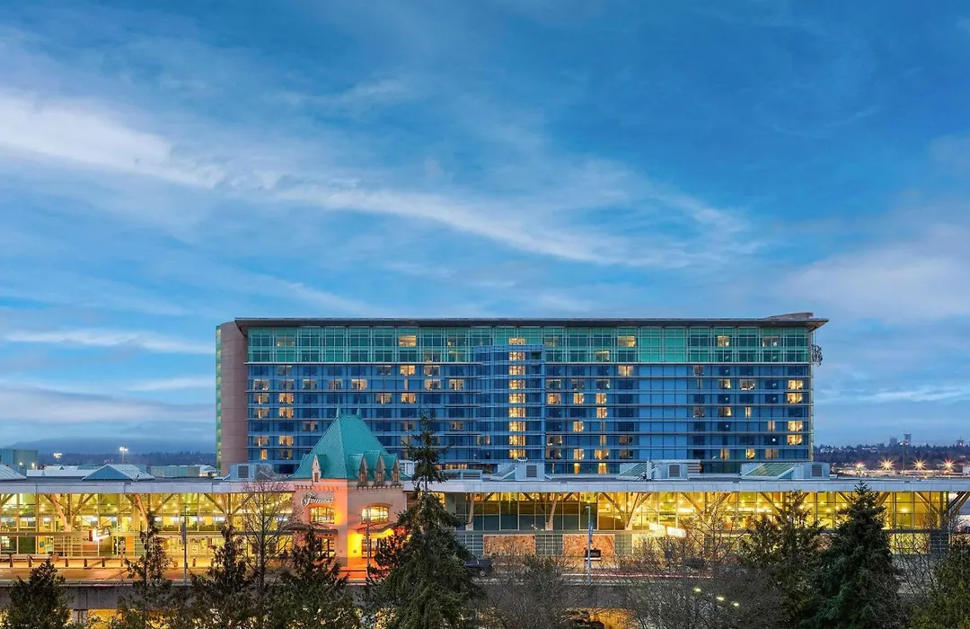 Fairmont Vancouver Airport In-Terminal Hotel-1
