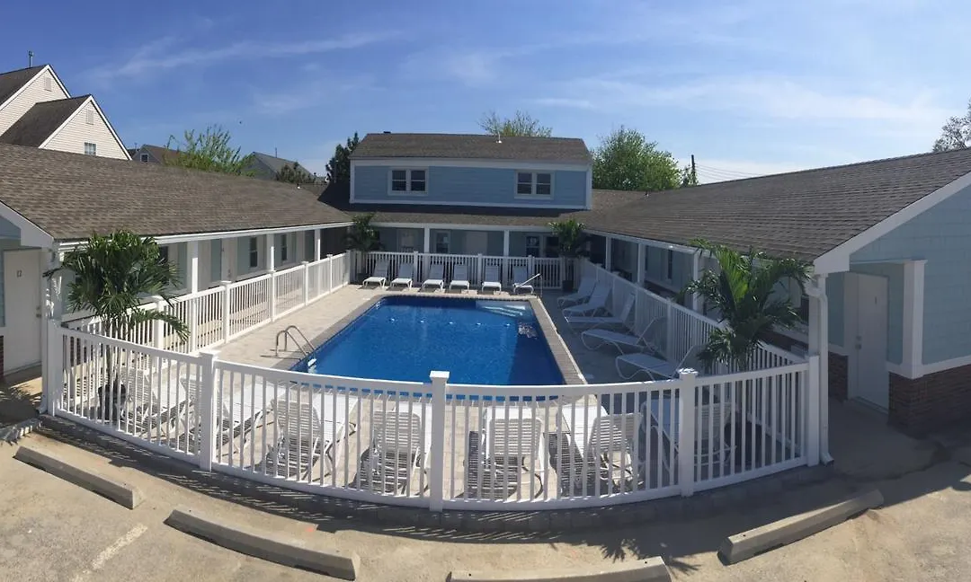 Boardwalk Beach Inn-1