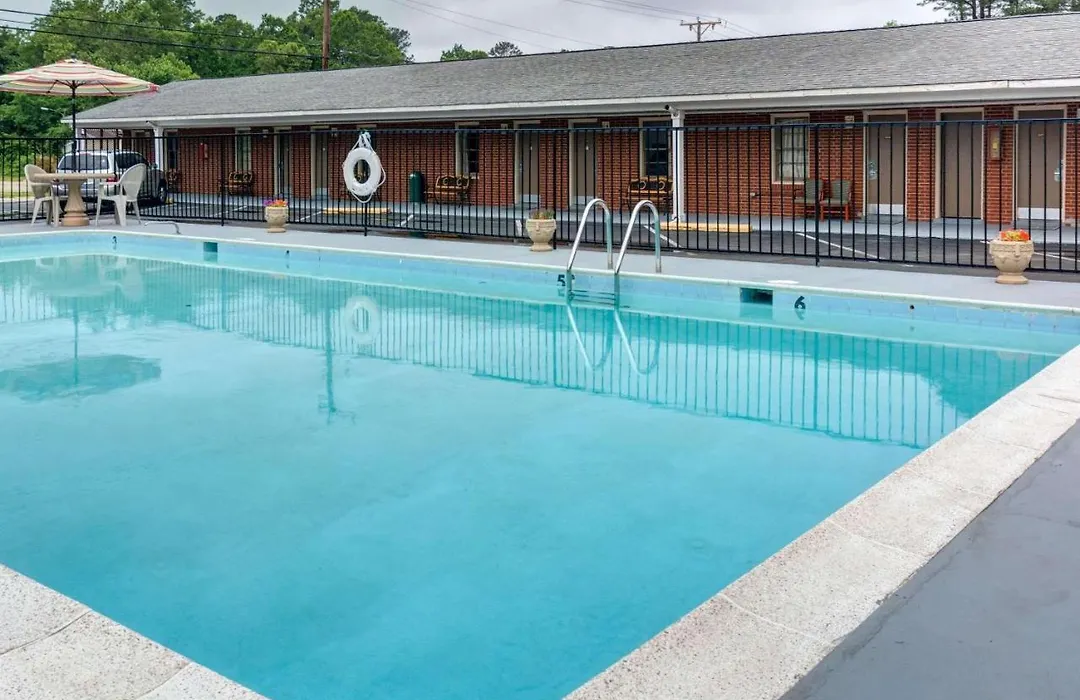 Rodeway Inn & Suites Williamsburg-1