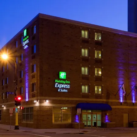 Holiday Inn Express Hotel & Suites Minneapolis-Downtown Convention Center By Ihg-3