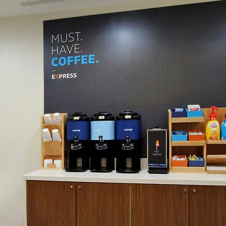 Holiday Inn Express Airport East By Ihg-3