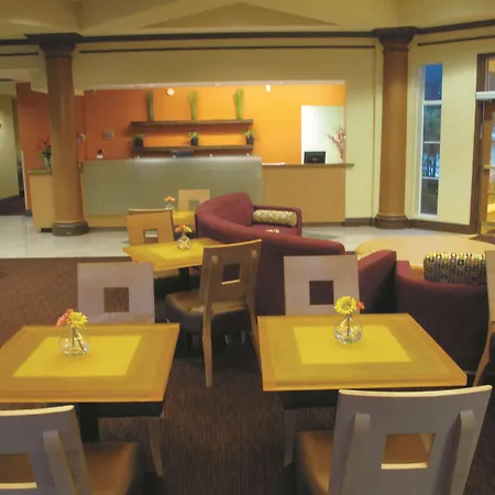 La Quinta By Wyndham Memphis Primacy Parkway-3