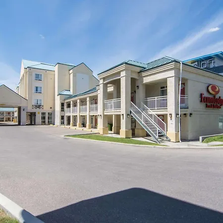 Econo Lodge Inn & Suites Calgary - University-3