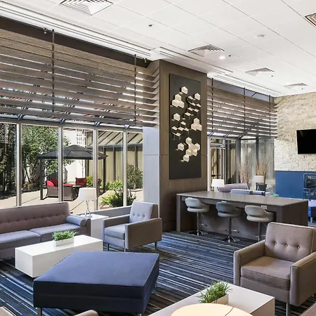Best Western Premier Calgary Plaza Hotel & Conference Centre-2