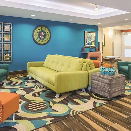 La Quinta By Wyndham Grand Forks-2