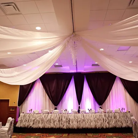 Hilton Garden Inn Ottawa Airport-3