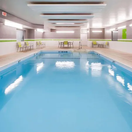 La Quinta Inn And Suites By Wyndham Elkhart-2