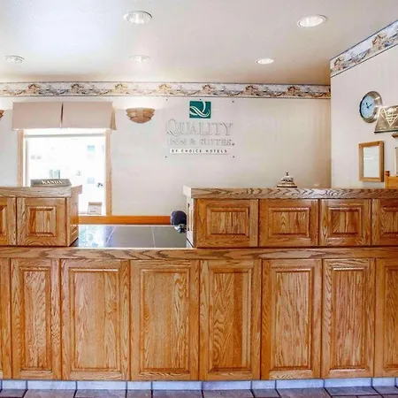 Quality Inn & Suites Bremerton Near Naval Shipyard-3