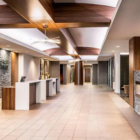 Clarion Hotel & Suites-3