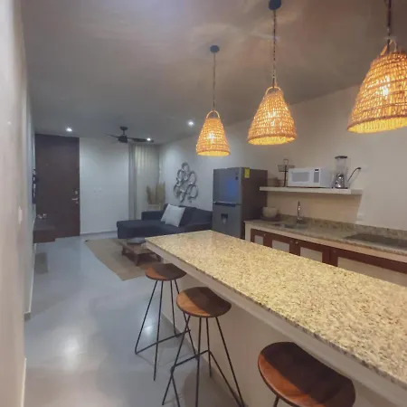 Stylish Condo For 4 Rooftop & Pool Access-2