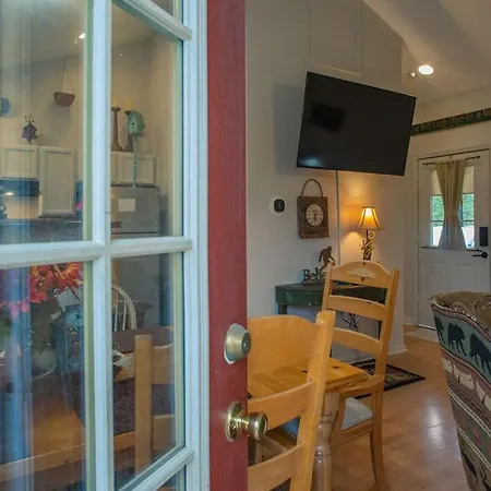 Sasquatch Lodge A Sleeps 12-3