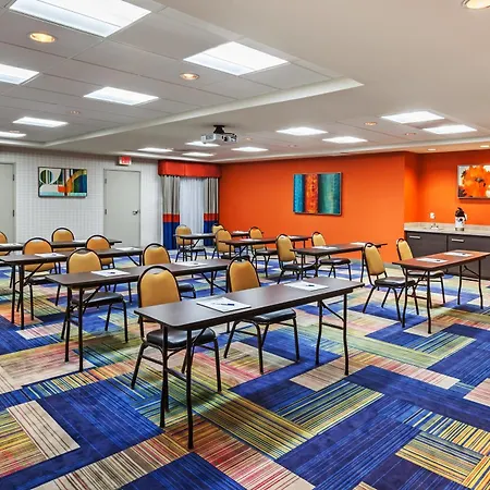 Holiday Inn Express & Suites Houston East By Ihg-2