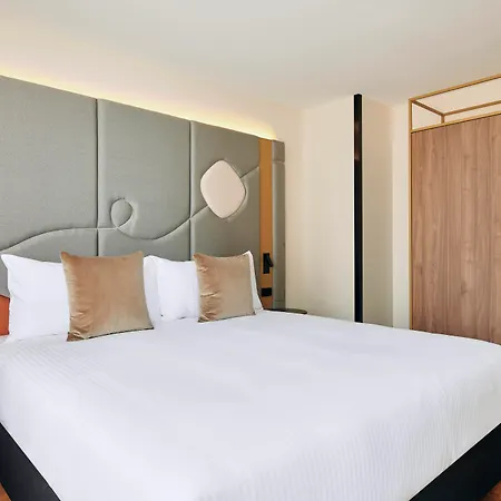 Quincy Hotel Melbourne-2