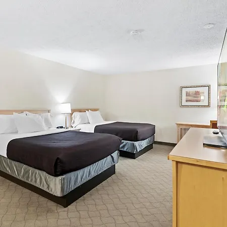 Travelodge Hotel By Wyndham Saskatoon-3
