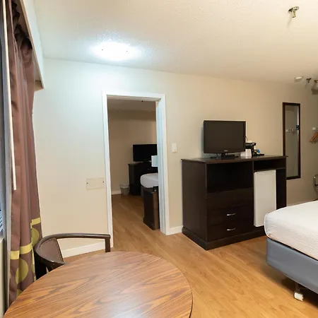 Super 8 By Wyndham Prince George-2