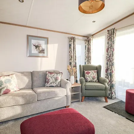 Chichester Lakeside Holiday Park-2