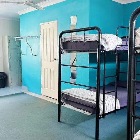 Maxmee Backpackers Resort-2