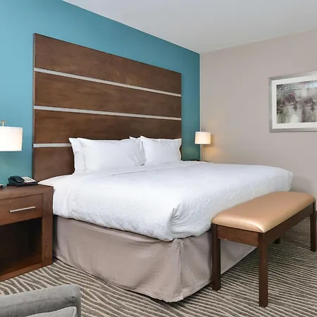 Hampton Inn & Suites Des Moines Downtown-3