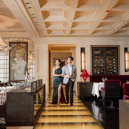 Four Seasons Hotel Hong Kong-2