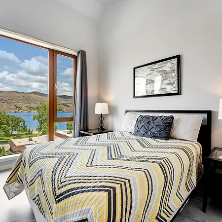 Chelan Resort Suites-3