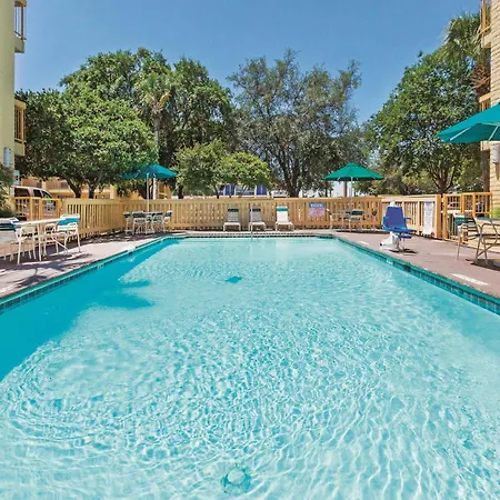 Super 8 By Wyndham San Antonio Near Seaworld Ingram Park-2