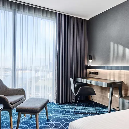 Vibe Hotel Melbourne Docklands-2