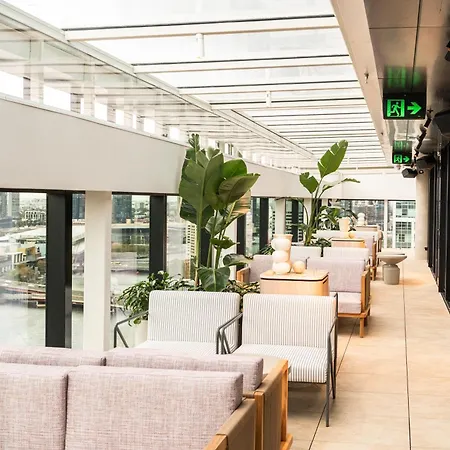 Vibe Hotel Melbourne-2