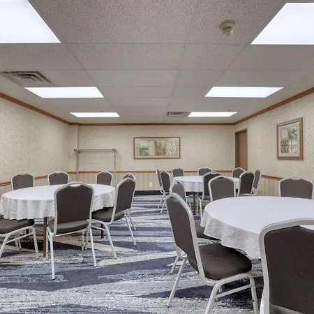 Comfort Suites Appleton Airport-2