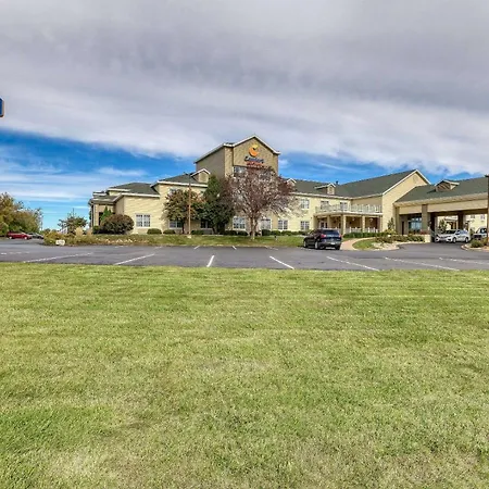 Comfort Suites Appleton Airport-3