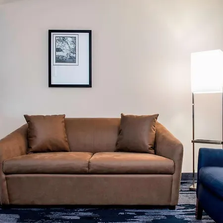 Fairfield Inn & Suites By Marriott Winnipeg-3
