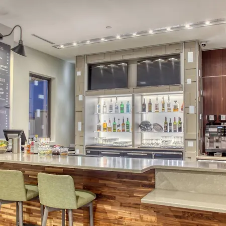 Courtyard By Marriott Fargo-2